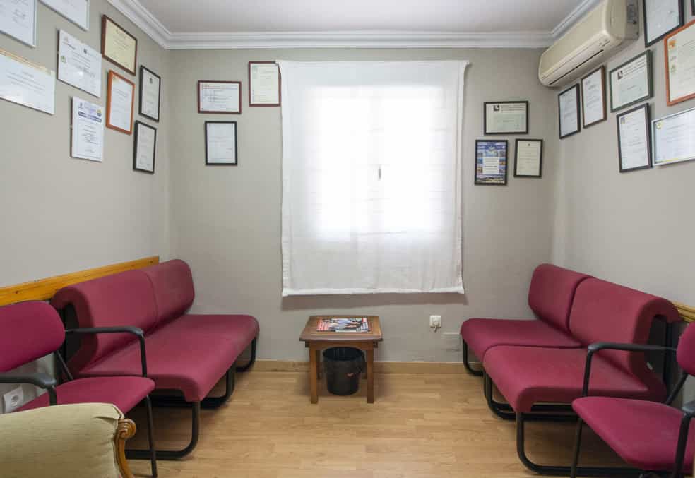 Alergólogo Málaga Sala de espera gris